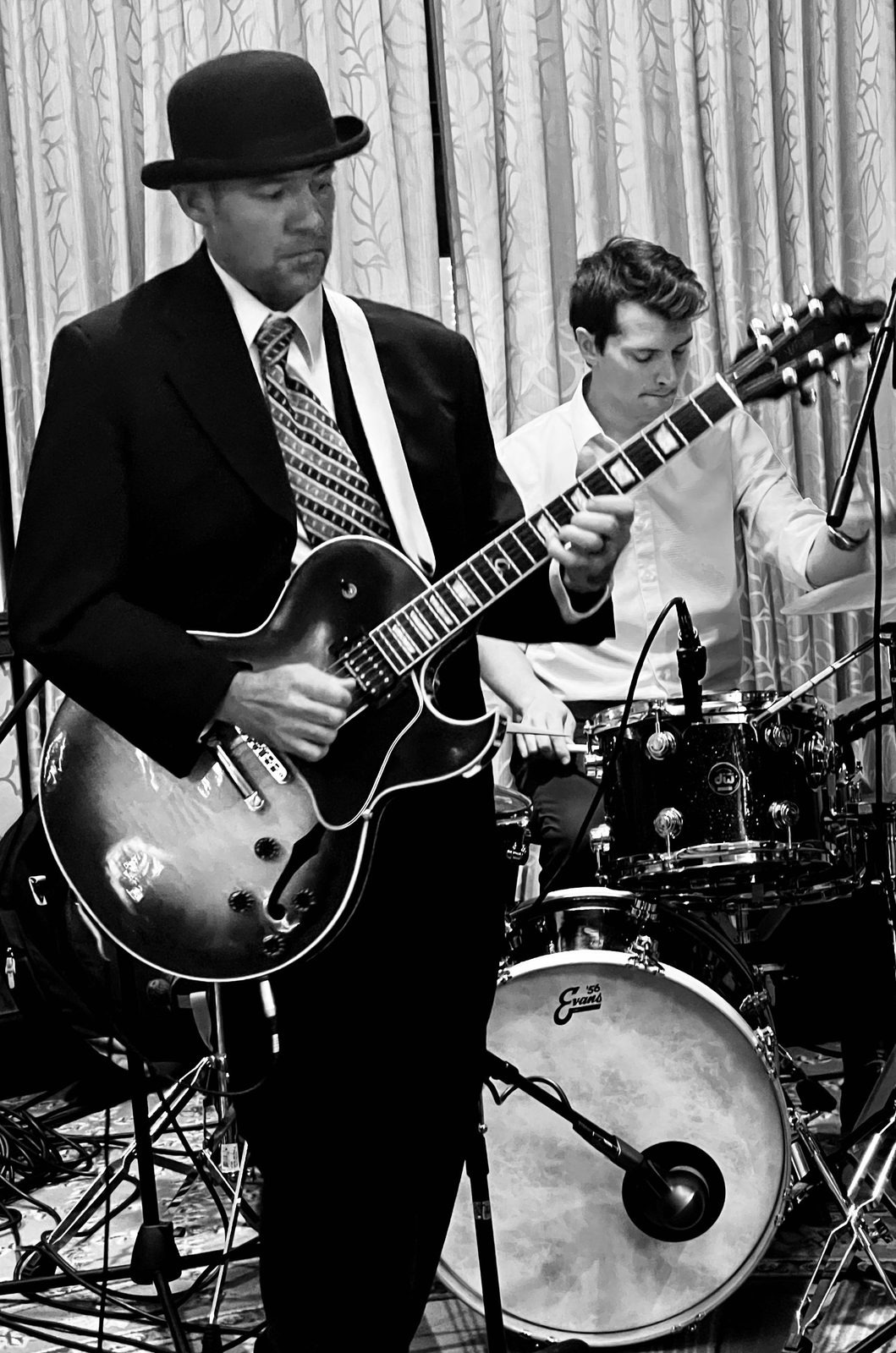 Little Moses Jones jazz trio live at a wedding cocktail hour